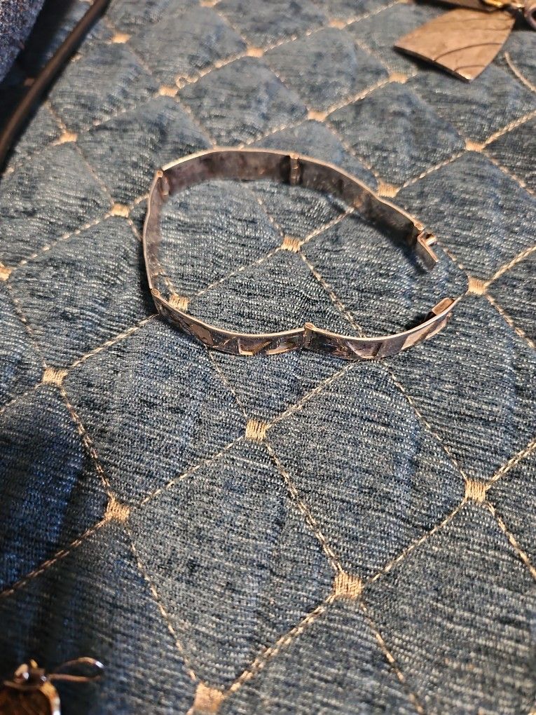 New used silver bracelet
