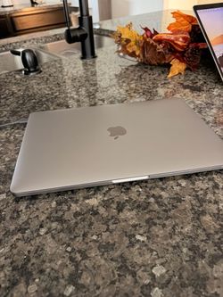 Macbook Pro 13-inch, 2017