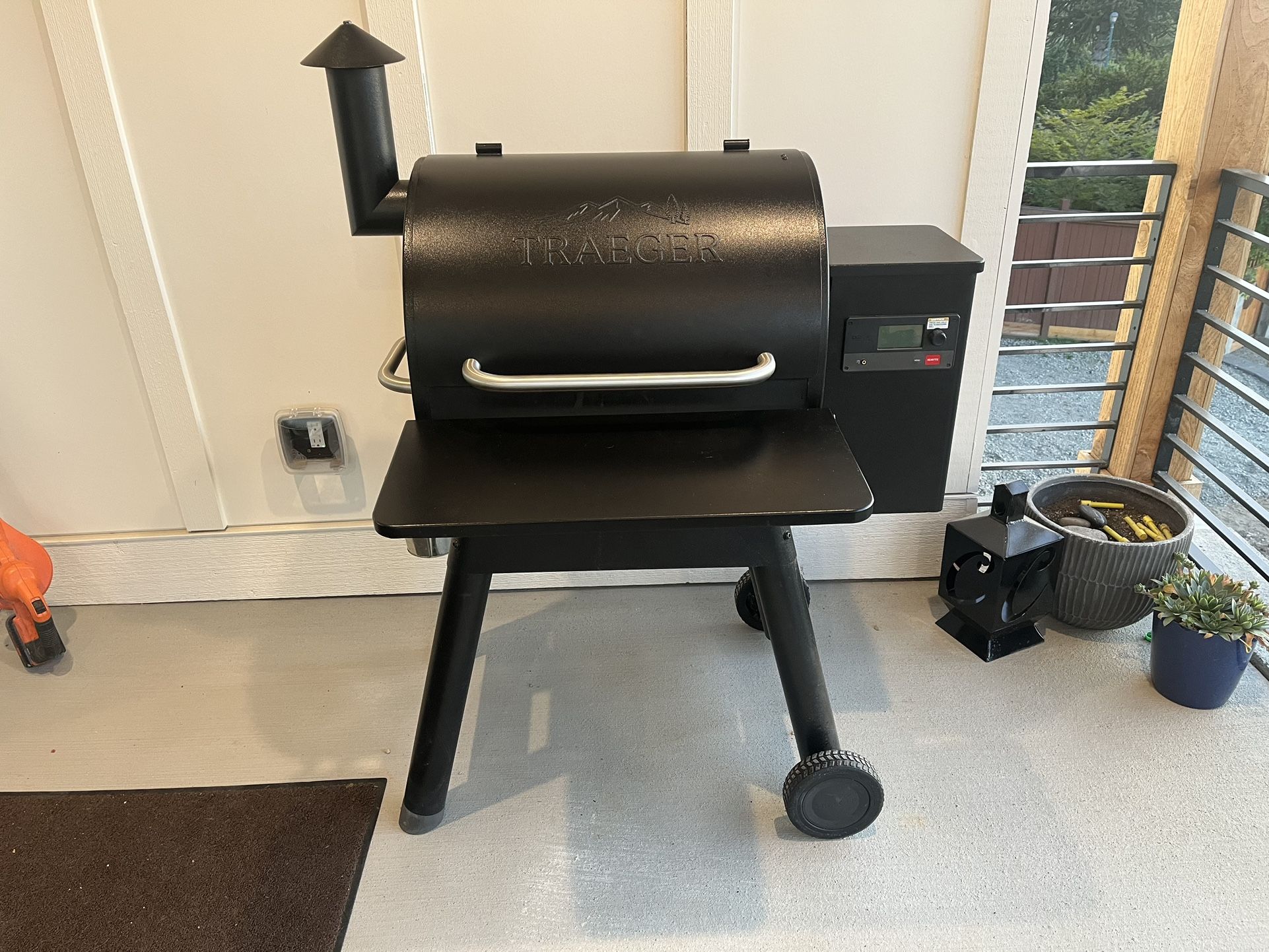 Traeger Pro 575 WiFi Pellet Grill