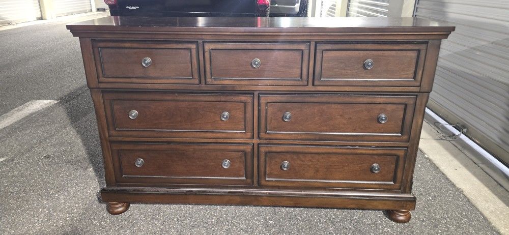 6 drawer dresser (DELIVER OPTION)