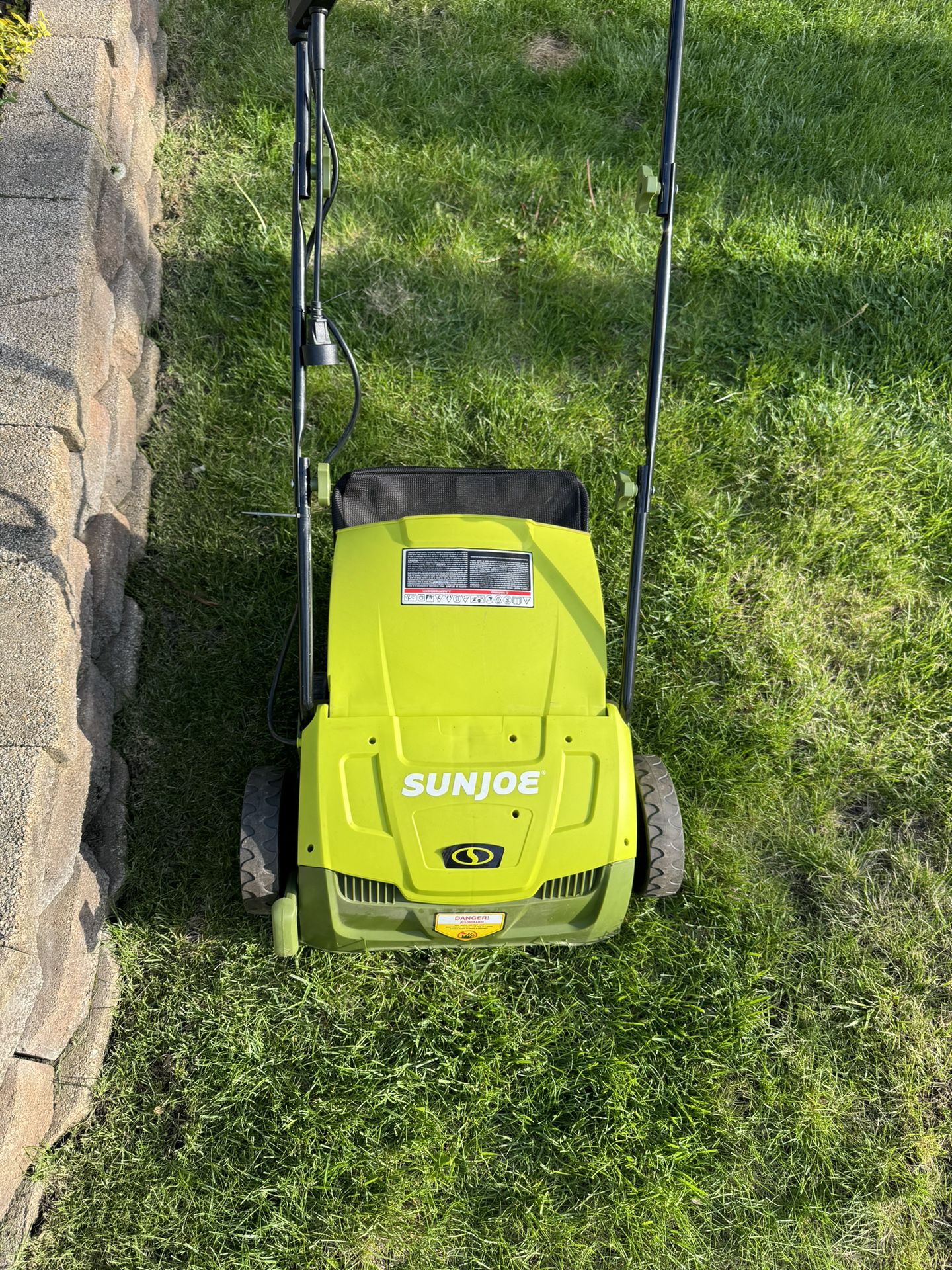 Preowned Working Sun Joe Electric Lawn Dethatcher W/ Collection Bag
