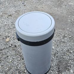 Swing Kitchen Trash Can 