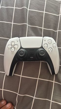 PS5 controller