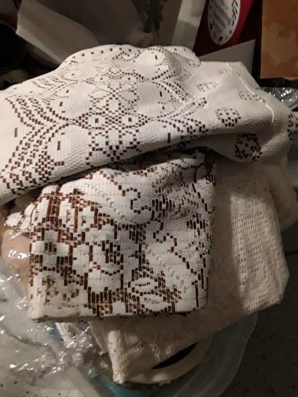 Table Covers Like New In Spring Hill