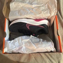 Brand New Women’s Nike Running Shoes