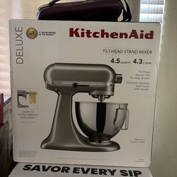 Deluxe Kitchenaid stand mixer