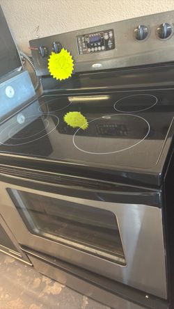 Nice Whirlpool electric stove