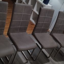 4 Chairs Good Condition 