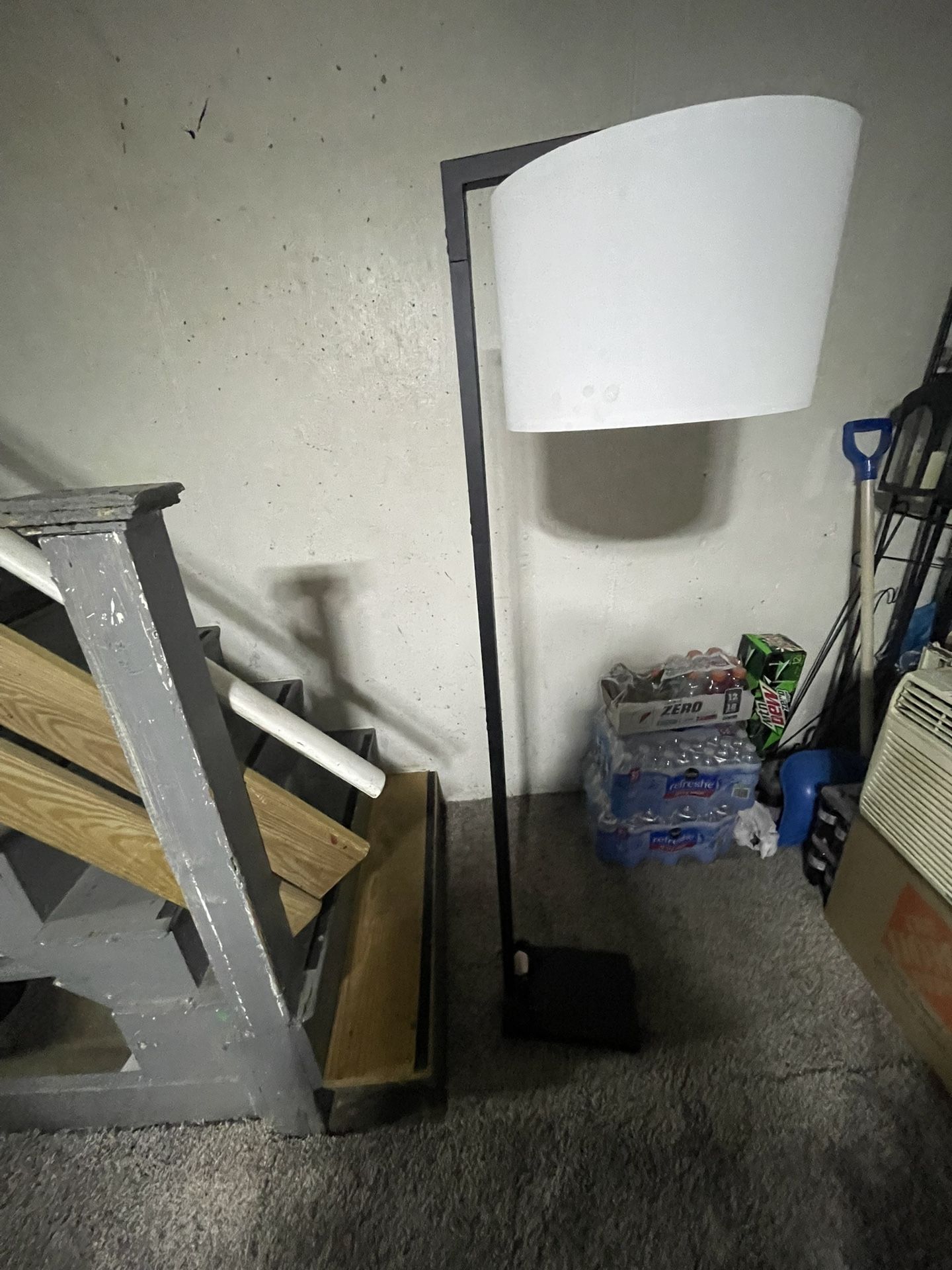 6 Foot Living Room Lamp Great Condition