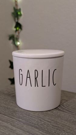 Garlic Keeper with Vents