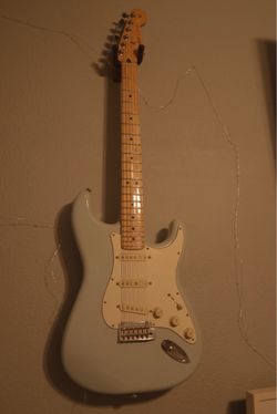 Fender Player Stratocaster HSS Maple Fingerboard Limited-Edition Electric Guitar Sonic Blue /Fender Stratocaster SSS Tex-Mex