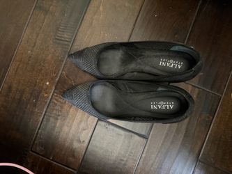 Black heels size 8.5