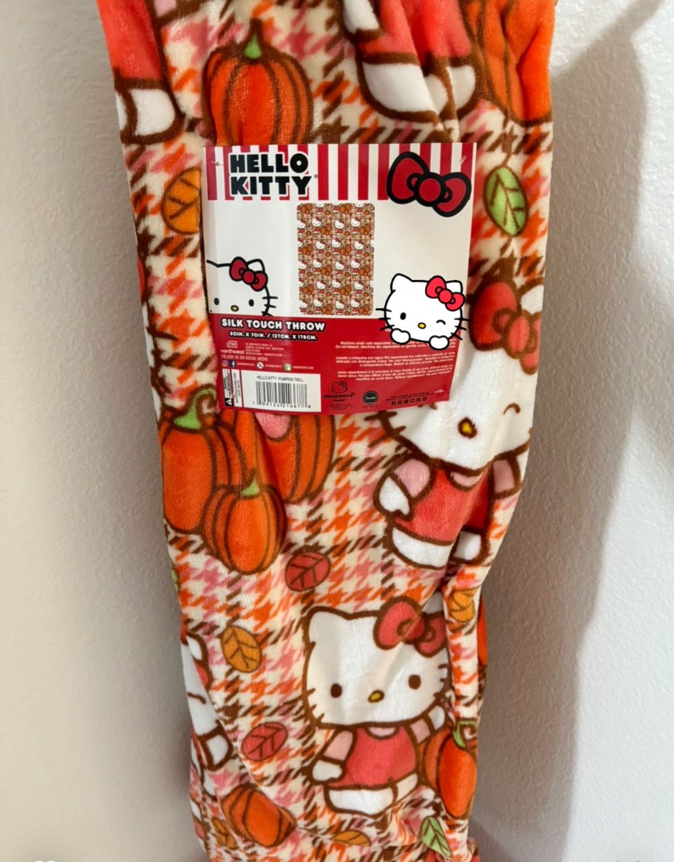 HELLO KITTY FALL BLANKET