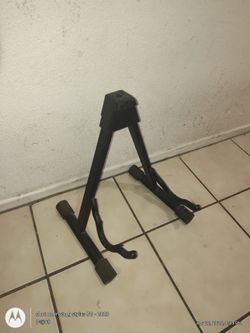 Guitar stand