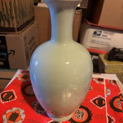 Vintage Antique vase 9.5 In Tall