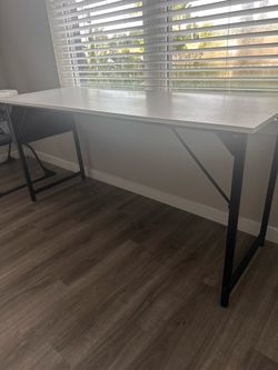 5’x2’ desktop