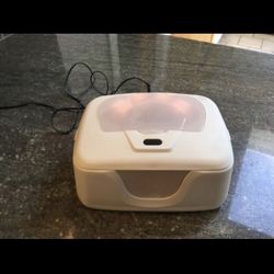 Baby wipes warmer with night light