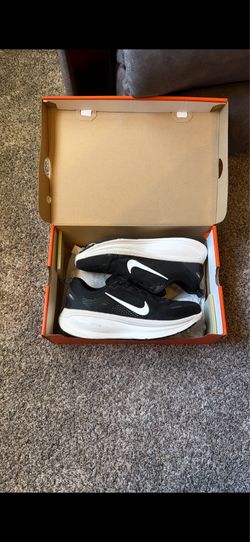 Nike Running Vomero Size 8