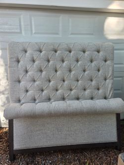 Queen sized sleigh bed
