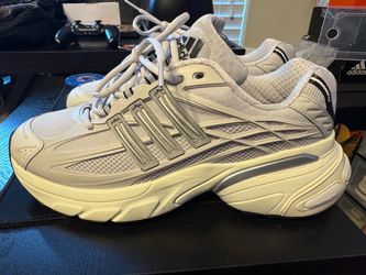 Adidas XLG size 11 Grey/beige