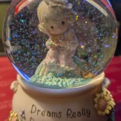 Precious Moments Snow Globe
