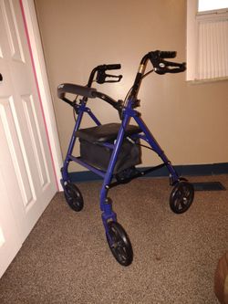 Drive medical 4 wheeled walker