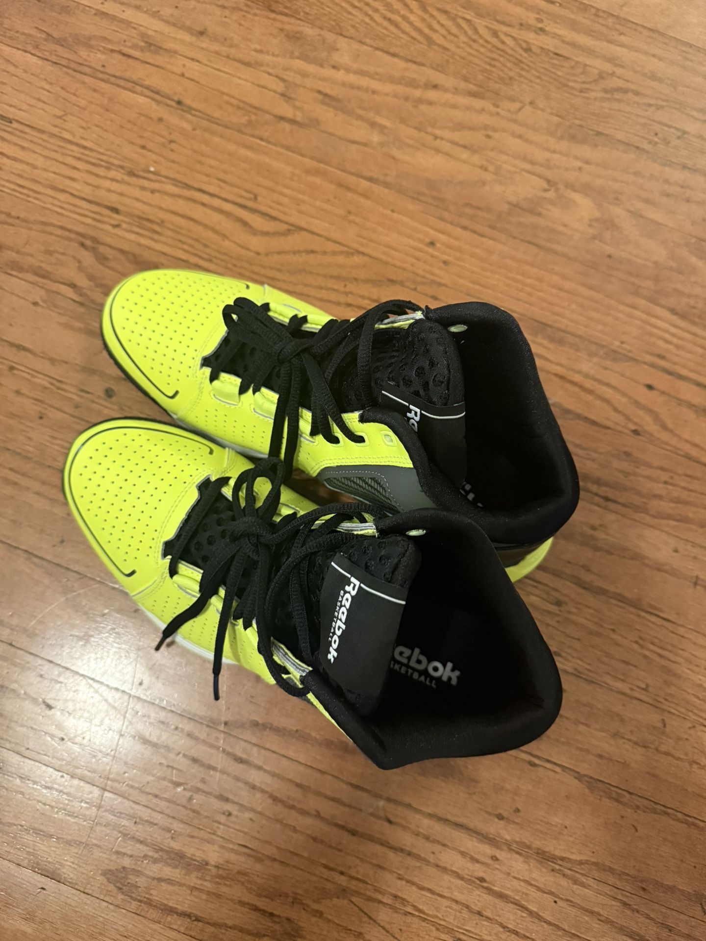 Reebok Men Shoes - Size 8