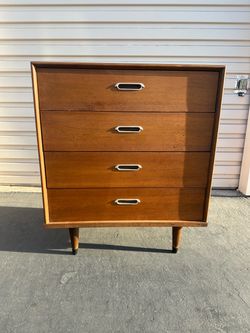 Mid-Century Modern Walnut 4-Drawer Dresser