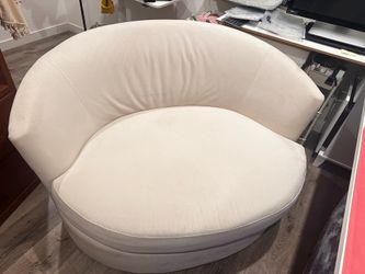 Thomasville Wendell 52" Fabric Swivel Chair
