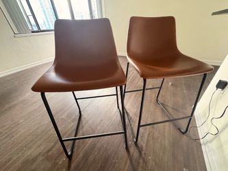 Counter Stool (24” Seat Height)