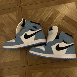 University Blue Jordan 1 Retro High OG