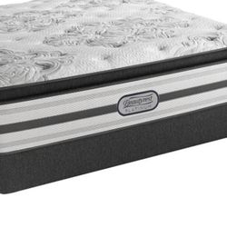 King hybrid memory foam Simmons Beautyrest platinum. Brand new condition