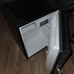Whirlpool Mini Fridge 