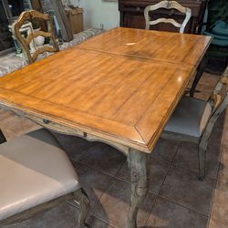 Free Dining Room Table With 4 Chairs 