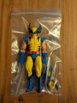 Marvel Legends VHS Wolverine (With Bonus Gamerverse Head Sculpt & Silver Samurai Figure)