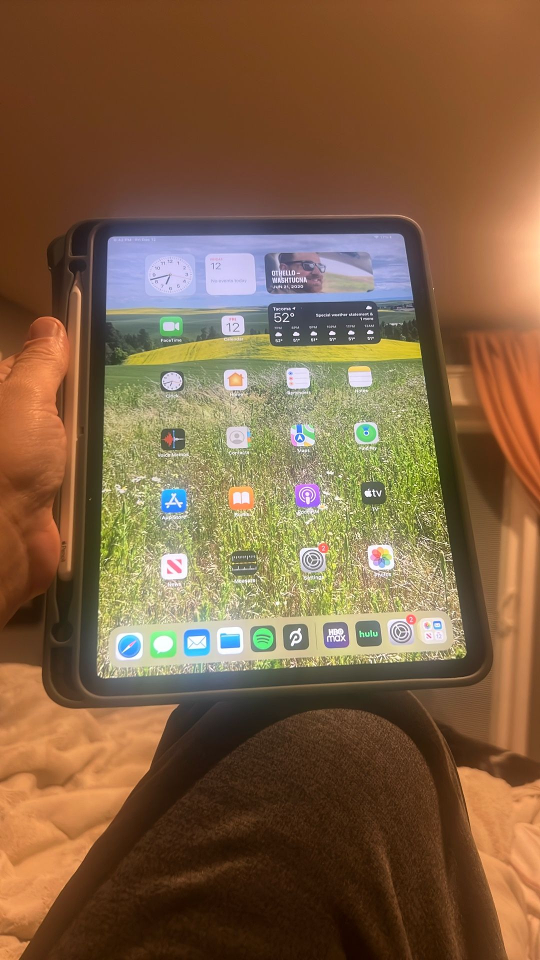 iPad Pro 2nd generation 11 Inch 128gb W/ Pencil