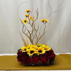 SUNFLOWER 🌻  AND BURGUNDY CENTERPICE