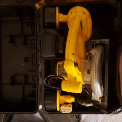 18 volt Dewalt saw