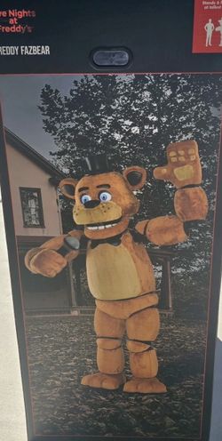 Five Nights at Freddy's Freddy Fazbear Life-Size Animatronic
