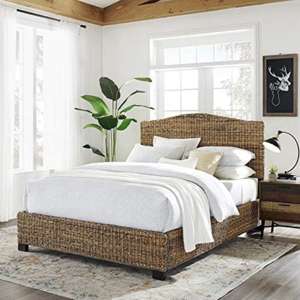 B-105 Farmhouse Wood/Banana Leaf Queen Panel Bed in Natural