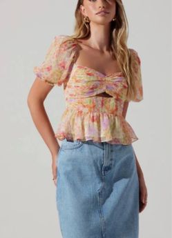 ASTR the Label Arlet Puff Sleeve Floral Blouse