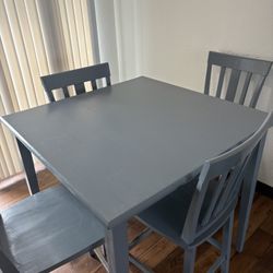 Dining Table With 4 Chairs.