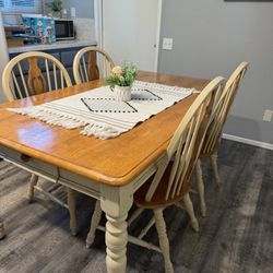 Dinning Table With Bar Chairs.