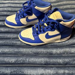 Nike Dunks 