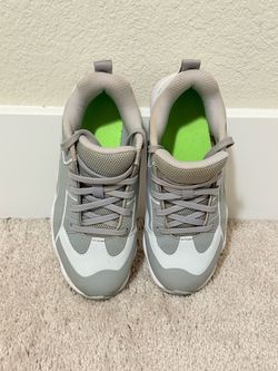 Under Armour Youth Cleats Size 13K