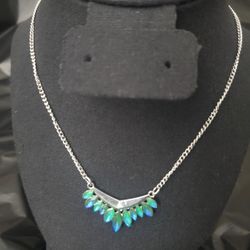 Costume Jewelry Necklace 