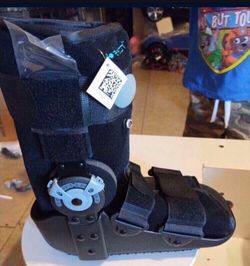 Air Ankle Walker Foot Cast Boot Brace