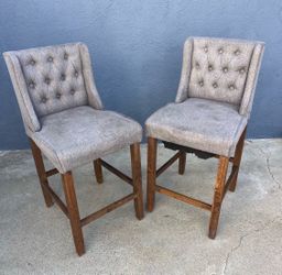 Set of 2 Tufted Counter Height Bar Stools – Wood Legs – Great Condition
