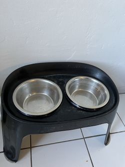 Dog feeding station bowls