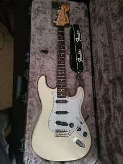 Fender Ritchie Blackmore scalloped strat w/case